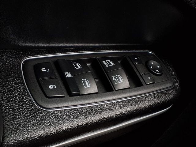 2022 Chrysler 300 Touring L