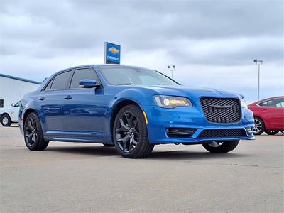 2022 Chrysler 300 Touring L