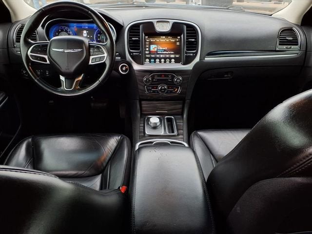 2022 Chrysler 300 Touring L