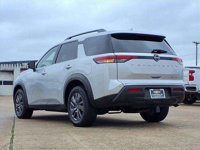 2024 Nissan Pathfinder SV