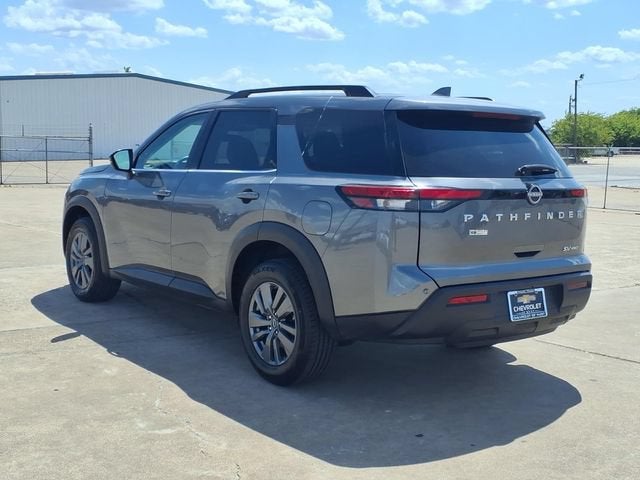 2024 Nissan Pathfinder SV