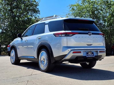 2023 Nissan Pathfinder Platinum