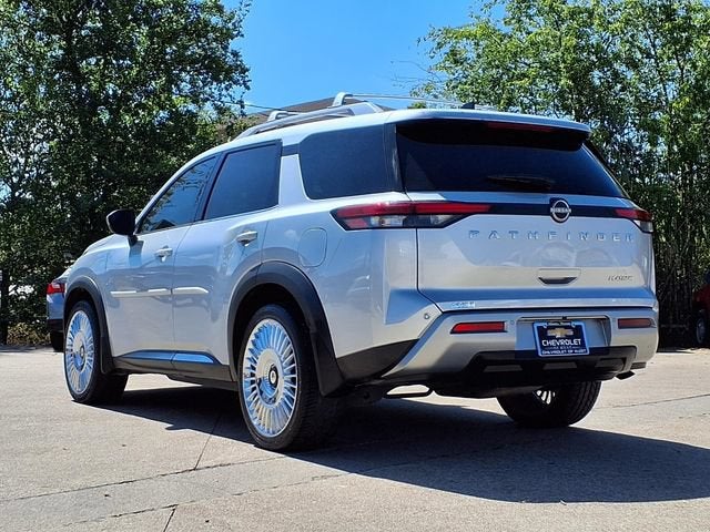 2023 Nissan Pathfinder Platinum