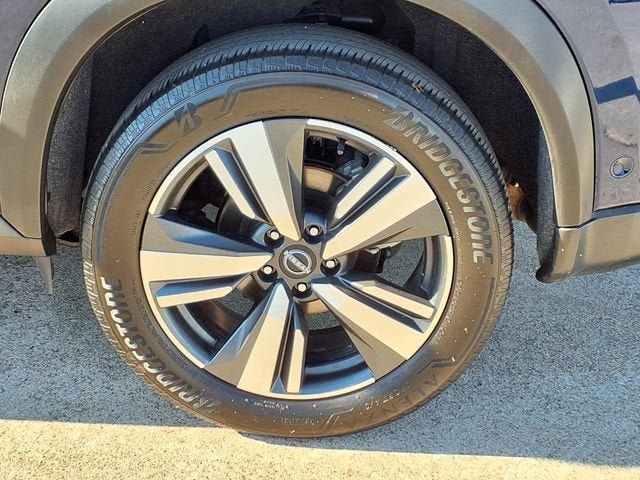 2025 Nissan Rogue SL