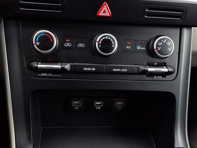 2024 Kia Carnival LX